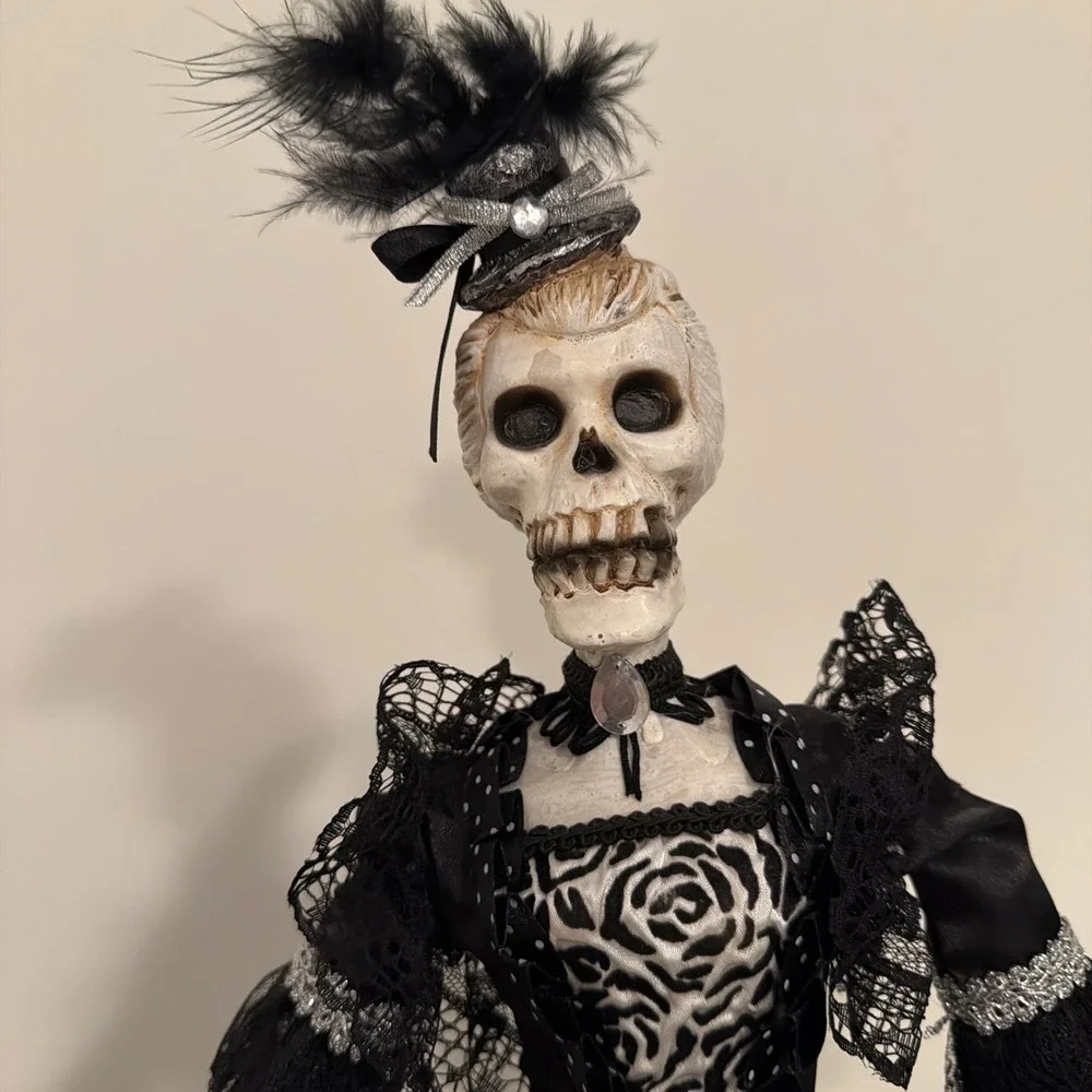 Katherine's Collection Skeleton Lady 22